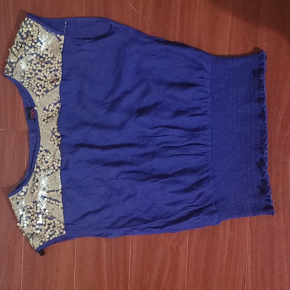 2B Bebe Tops - 2B Bebe Top